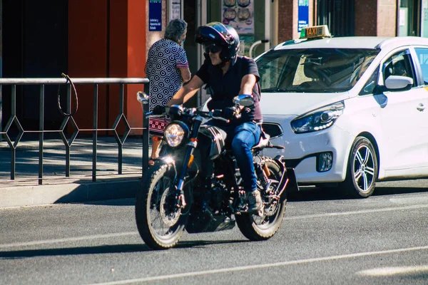 Séville Espagne Septembre 2021 Les Gens Roulent Avec Une Moto — Photo