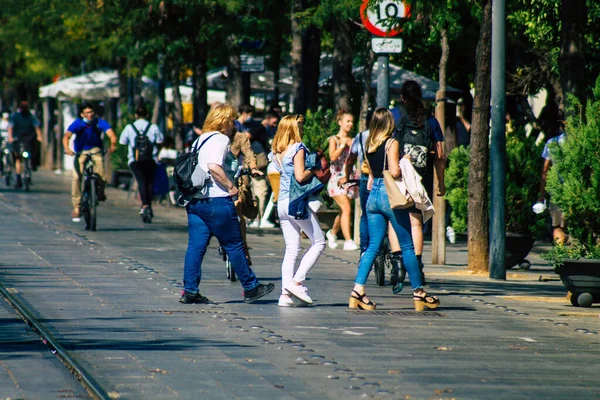 Sewilla Hiszpania Września 2021 Piesi Chodzący Ulicą Podczas Epidemii Koronawirusu — Zdjęcie stockowe