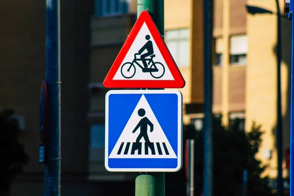 Sevilla Spanje September 2021 Straatnaambord Verkeersbord Opgetrokken Aan Zijkant Van — Stockfoto