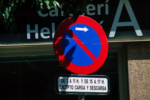 Sevilla Spanje September 2021 Straatnaambord Verkeersbord Opgetrokken Aan Zijkant Van — Stockfoto