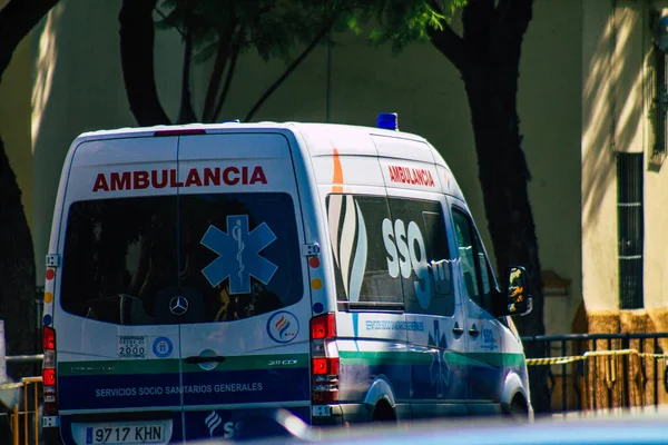 Siviglia Spagna Settembre 2021 Ambulanza Guida Strade Siviglia Durante Epidemia — Foto Stock