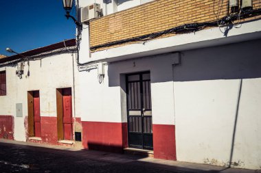 Carmona, İspanya, 11 Ekim 2025 Sokakları ve tarihi şehir merkezi Carmona 'nın dar ve pitoresk sokaklardan oluşan şehir manzarası.