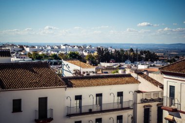 Carmona, İspanya, 11 Ekim 2025 Dar ve pitoresk sokaklardan oluşan Carmona Panoramik Manzarası. Şehir, Jül Sezar zamanında Carmo olarak biliniyordu..