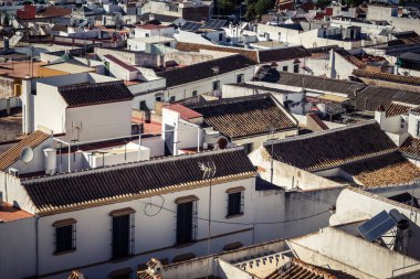 Carmona, İspanya, 11 Ekim 2025 Dar ve pitoresk sokaklardan oluşan Carmona Panoramik Manzarası. Şehir, Jül Sezar zamanında Carmo olarak biliniyordu..