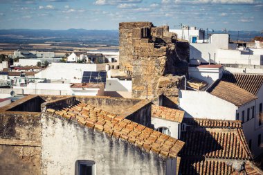 Carmona, İspanya, 11 Ekim 2025 Dar ve pitoresk sokaklardan oluşan Carmona Panoramik Manzarası. Şehir, Jül Sezar zamanında Carmo olarak biliniyordu..