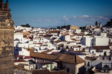 Carmona, İspanya, 11 Ekim 2025 Dar ve pitoresk sokaklardan oluşan Carmona Panoramik Manzarası. Şehir, Jül Sezar zamanında Carmo olarak biliniyordu..