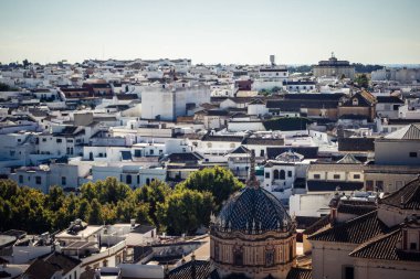 Carmona, İspanya, 11 Ekim 2025 Dar ve pitoresk sokaklardan oluşan Carmona Panoramik Manzarası. Şehir, Jül Sezar zamanında Carmo olarak biliniyordu..