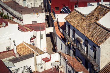 Carmona, İspanya, 11 Ekim 2025 Dar ve pitoresk sokaklardan oluşan Carmona Panoramik Manzarası. Şehir, Jül Sezar zamanında Carmo olarak biliniyordu..