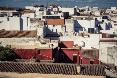 Carmona, İspanya, 11 Ekim 2025 Dar ve pitoresk sokaklardan oluşan Carmona Panoramik Manzarası. Şehir, Jül Sezar zamanında Carmo olarak biliniyordu..