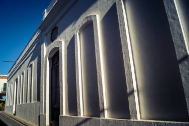 Carmona, İspanya, 11 Ekim 2025 Sokakları ve tarihi şehir merkezi Carmona 'nın dar ve pitoresk sokaklardan oluşan şehir manzarası.