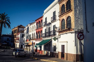 Carmona, İspanya, 11 Ekim 2025 Sokakları ve tarihi şehir merkezi Carmona 'nın dar ve pitoresk sokaklardan oluşan şehir manzarası.