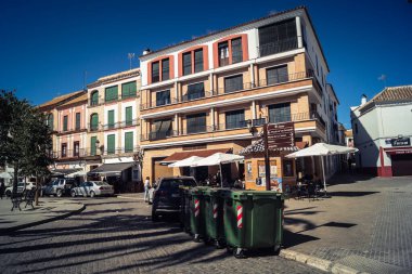 Carmona, İspanya, 11 Ekim 2025 Sokakları ve tarihi şehir merkezi Carmona 'nın dar ve pitoresk sokaklardan oluşan şehir manzarası.