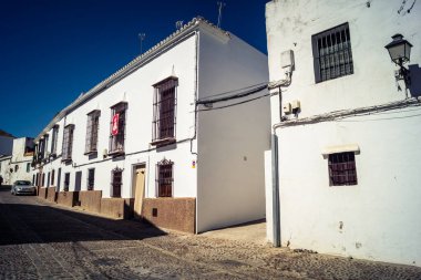 Carmona, İspanya, 11 Ekim 2025 Sokakları ve tarihi şehir merkezi Carmona 'nın dar ve pitoresk sokaklardan oluşan şehir manzarası.