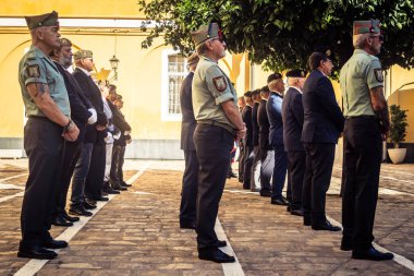 Seville, İspanya, 25 Ekim 2025. İspanyol Silahlı Kuvvetleri 9. Piyade Alayı 