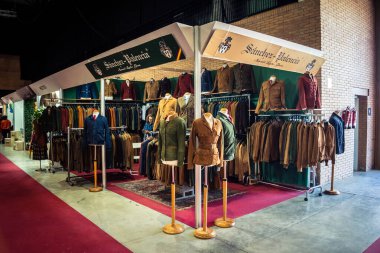 Seville, İspanya, 18 Kasım 2025 Seville Uluslararası At Fuarı 'nda (SICAB) binicilik atölyesi. Dünyanın en büyük İspanyol atları sergisi 350 'den fazla üreticiyi bir araya getirdi..