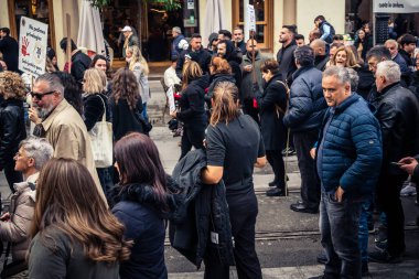 Seville, İspanya, 30 Kasım 2025 Sevilla 'da serbest çalışan işçiler, İspanyol hükümetinin uğradığı sömürüyü protesto etmek için şehrin tarihi merkezinde gösteri yaptılar..