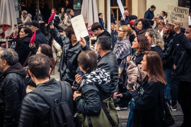 Seville, İspanya, 30 Kasım 2025 Sevilla 'da serbest çalışan işçiler, İspanyol hükümetinin uğradığı sömürüyü protesto etmek için şehrin tarihi merkezinde gösteri yaptılar..