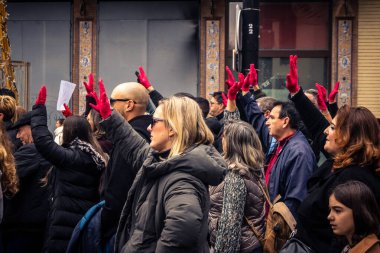 Seville, İspanya, 30 Kasım 2025 Sevilla 'da serbest çalışan işçiler, İspanyol hükümetinin uğradığı sömürüyü protesto etmek için şehrin tarihi merkezinde gösteri yaptılar..