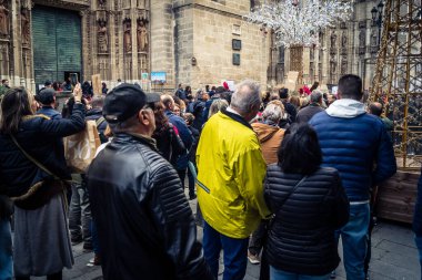 Seville, İspanya, 30 Kasım 2025 Sevilla 'da serbest çalışan işçiler, İspanyol hükümetinin uğradığı sömürüyü protesto etmek için şehrin tarihi merkezinde gösteri yaptılar..