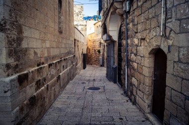 Kudüs, İsrail, 15 Aralık 2025 Kudüs şehri antik tarih ve modern gelişimin eşsiz bir karışımını sergiliyor..