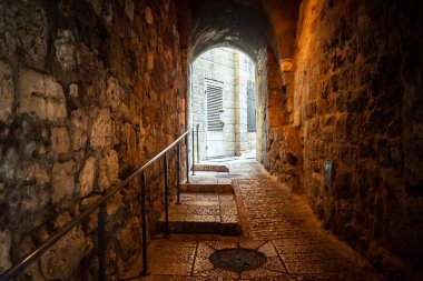 Kudüs, İsrail, 15 Aralık 2025 Kudüs şehri antik tarih ve modern gelişimin eşsiz bir karışımını sergiliyor..