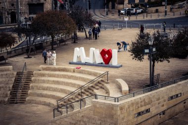 Kudüs, İsrail, 15 Aralık 2025 Kudüs şehri antik tarih ve modern gelişimin eşsiz bir karışımını sergiliyor..