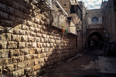 Kudüs, İsrail, 15 Aralık 2025 Kudüs şehri antik tarih ve modern gelişimin eşsiz bir karışımını sergiliyor..