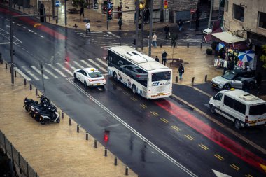 Kudüs, İsrail, 15 Aralık 2025 Kudüs şehri antik tarih ve modern gelişimin eşsiz bir karışımını sergiliyor..