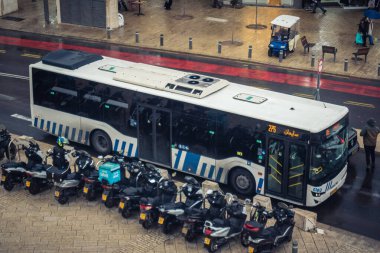 Kudüs, İsrail, 15 Aralık 2025 Kudüs şehri antik tarih ve modern gelişimin eşsiz bir karışımını sergiliyor..