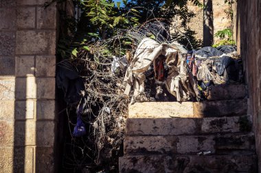 Hebron, Batı Şeria, 17 Aralık 2025. Ağır metal ayırma kapıları ve kontrol noktaları Eski Şehir 'deki Filistin mahalleleri ve İsrail kontrolündeki bölgeler arasındaki erişimi kontrol ediyor..