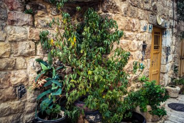 Hebron, Batı Şeria, 19 Aralık 2025 Eski Şehir 'deki dar sokaklar ve taş kemerler. Geleneksel mimari, bu Filistin yönetimindeki bölgede muhafaza edilen kültürel mirası sergiliyor..