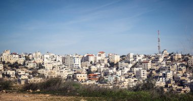Hebron, Batı Şeria, 22 Aralık 2025 Tel Rumeida 'nın yükseklerinden Panoramik şehir manzarası. Bu yoğun şehir manzarası bölünmüş şehrin eşsiz topografisini gösteriyor..