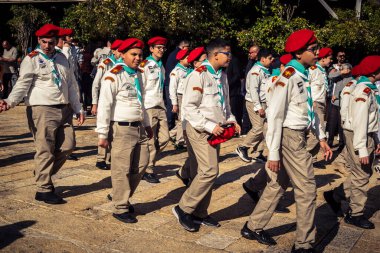 Beytüllahim, Batı Şeria, 24 Aralık 2025 Filistinli izciler yıllık Noel geçit töreni sırasında Beytüllahim sokaklarında yürüdüler. Kültürel kutlamaların merkezi bir parçasıdır..