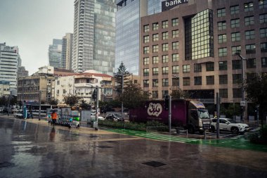 Tel Aviv, İsrail, 29 Aralık 2025. Tel Aviv 'in şehir manzarası ve sokak manzarası antik tarih ve modern gelişimin eşsiz bir karışımını sergiliyor..