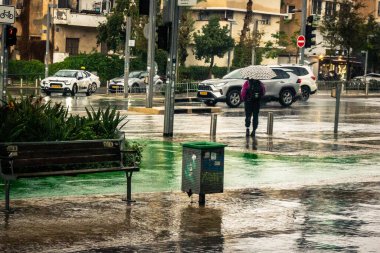 Tel Aviv, İsrail, 29 Aralık 2025. Tel Aviv 'in şehir manzarası ve sokak manzarası antik tarih ve modern gelişimin eşsiz bir karışımını sergiliyor..