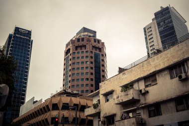 Tel Aviv, İsrail, 29 Aralık 2025. Tel Aviv 'in şehir manzarası ve sokak manzarası antik tarih ve modern gelişimin eşsiz bir karışımını sergiliyor..