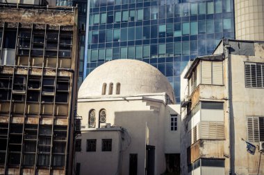 Tel Aviv, İsrail, 29 Aralık 2025. Tel Aviv 'in şehir manzarası ve sokak manzarası antik tarih ve modern gelişimin eşsiz bir karışımını sergiliyor..