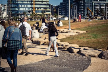 Tel Aviv, İsrail, 3 Ocak 2026 Tel Aviv geçidi boyunca gezinti yaparak Orta Doğu 'daki bölgesel güvenlik gerilimlerine rağmen günlük dayanıklılığını gösteriyor..
