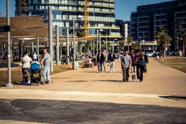 Tel Aviv, İsrail, 3 Ocak 2026 Tel Aviv geçidi boyunca gezinti yaparak Orta Doğu 'daki bölgesel güvenlik gerilimlerine rağmen günlük dayanıklılığını gösteriyor..