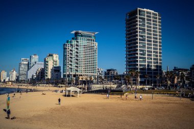 Tel Aviv, İsrail, 3 Ocak 2026 Tel Aviv geçidi boyunca gezinti yaparak Orta Doğu 'daki bölgesel güvenlik gerilimlerine rağmen günlük dayanıklılığını gösteriyor..