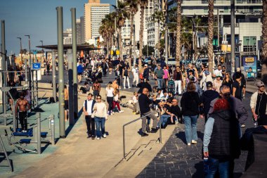 Tel Aviv, İsrail, 3 Ocak 2026 Tel Aviv geçidi boyunca gezinti yaparak Orta Doğu 'daki bölgesel güvenlik gerilimlerine rağmen günlük dayanıklılığını gösteriyor..