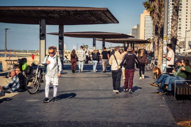 Tel Aviv, İsrail, 3 Ocak 2026 Tel Aviv geçidi boyunca gezinti yaparak Orta Doğu 'daki bölgesel güvenlik gerilimlerine rağmen günlük dayanıklılığını gösteriyor..