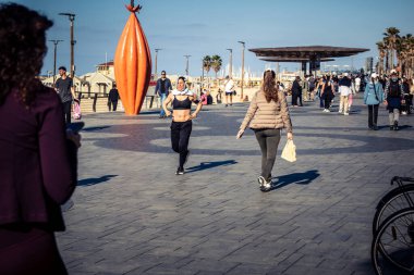 Tel Aviv, İsrail, 3 Ocak 2026 Tel Aviv geçidi boyunca gezinti yaparak Orta Doğu 'daki bölgesel güvenlik gerilimlerine rağmen günlük dayanıklılığını gösteriyor..