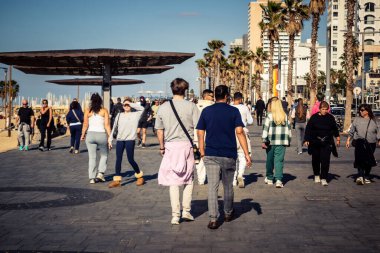 Tel Aviv, İsrail, 3 Ocak 2026 Tel Aviv geçidi boyunca gezinti yaparak Orta Doğu 'daki bölgesel güvenlik gerilimlerine rağmen günlük dayanıklılığını gösteriyor..