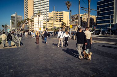 Tel Aviv, İsrail, 3 Ocak 2026 Tel Aviv geçidi boyunca gezinti yaparak Orta Doğu 'daki bölgesel güvenlik gerilimlerine rağmen günlük dayanıklılığını gösteriyor..