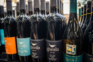 Tel Aviv, İsrail, 5 Ocak 2026, Carmel Market (Shuk HaCarmel), en büyük açık hava pazarı. Tel Aviv 'in göbeğinde yerel satıcılar ve otantik sokak sahneleri.