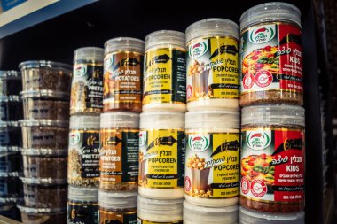 Tel Aviv, İsrail, 5 Ocak 2026, Carmel Market (Shuk HaCarmel), en büyük açık hava pazarı. Tel Aviv 'in göbeğinde yerel satıcılar ve otantik sokak sahneleri.