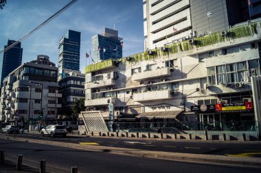 Tel Aviv, İsrail, 9 Ocak 2026 Tel Aviv sokak manzarası, devam eden bölgesel çatışmaların arka planına karşı modern mimari ve şehir hayatının eşsiz bir karışımını ortaya koyuyor..