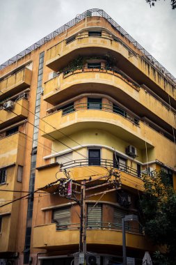 Tel Aviv, İsrail, 19 Ocak 2026 Florentin Mahallesi, şehrin eşsiz mimari mirasını betimliyor. Tarihi Bauhaus 'tan modern konut tasarımlarına kadar uzanan bu yapılar.