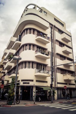 Tel Aviv, İsrail, 19 Ocak 2026 Florentin Mahallesi, şehrin eşsiz mimari mirasını betimliyor. Tarihi Bauhaus 'tan modern konut tasarımlarına kadar uzanan bu yapılar.
